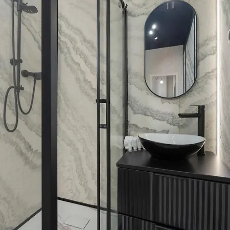 Апартаменты Beige In Center With Office By Renters