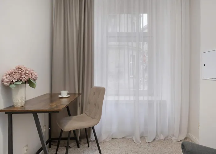 Beige In Center With Office By Renters