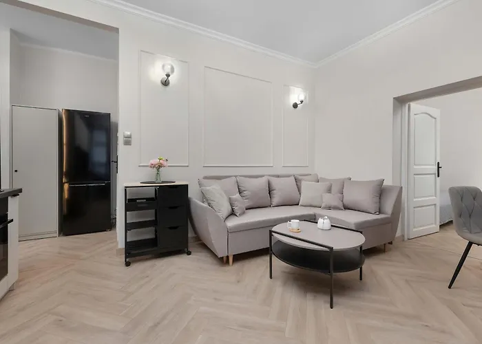 Beige In Center With Office By Renters Apartament Wrocław