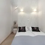 아파트 Beige In Center With Office By Renters