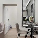 아파트 Beige In Center With Office By Renters 브로츠와프