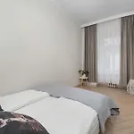 Beige In Center With Office By Renters 아파트 *