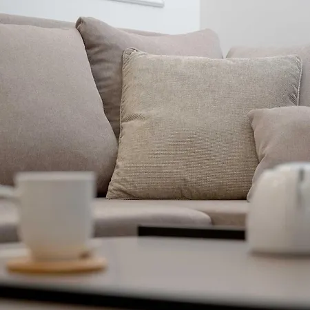 Beige In Center With Office By Renters Appartamento *