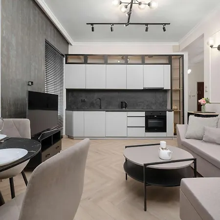 Beige In Center With Office By Renters *