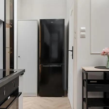 Beige In Center With Office By Renters 아파트 *