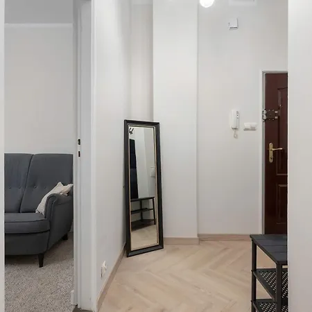 Beige In Center With Office By Renters 아파트