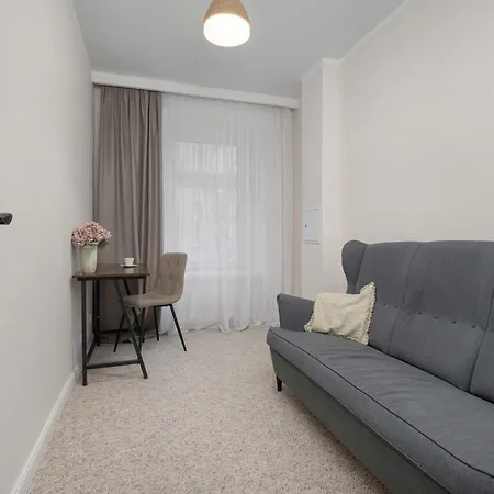 Beige In Center With Office By Renters Appartamento *