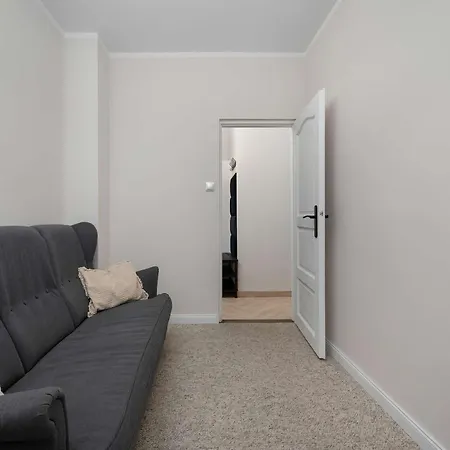 Beige In Center With Office By Renters 아파트