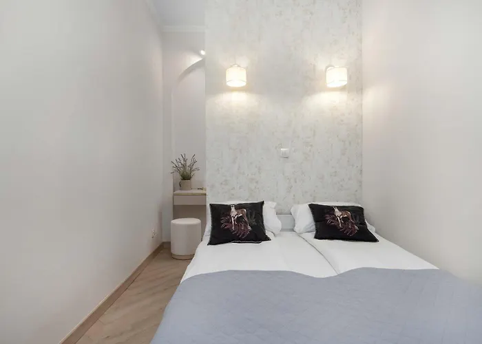 Apartmán Beige In Center With Office By Renters