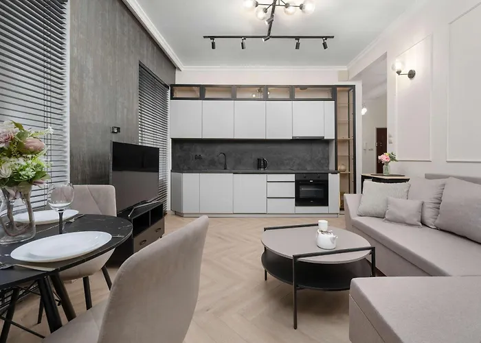 Beige In Center With Office By Renters *