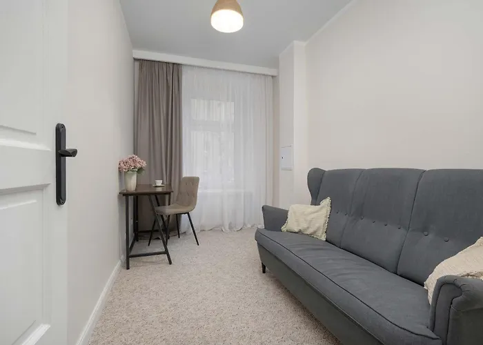 Beige In Center With Office By Renters Apartmán *