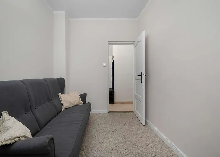 Beige In Center With Office By Renters Apartmán